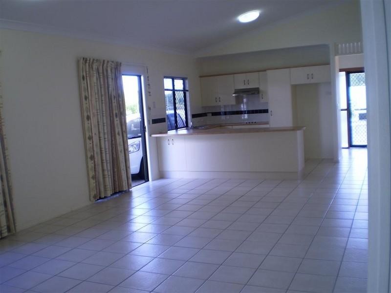 74 Riverbend Drive, Douglas QLD 4814