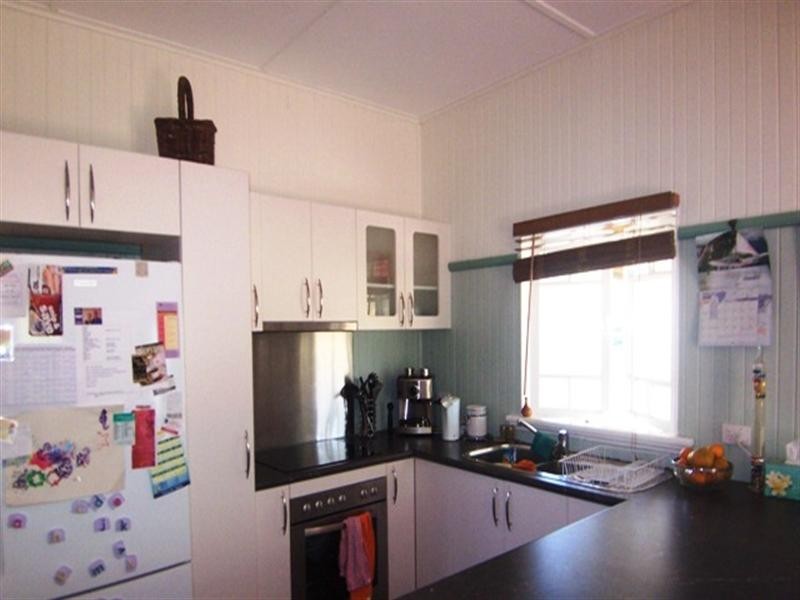 8 Jermyn Street, Hyde Park QLD 4812