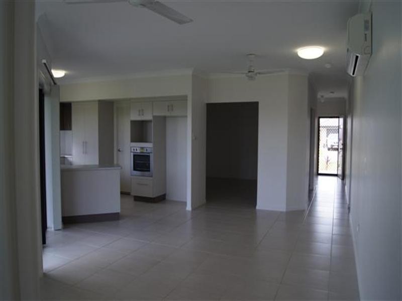 11 Ningaloo Crescent, Burdell QLD 4818
