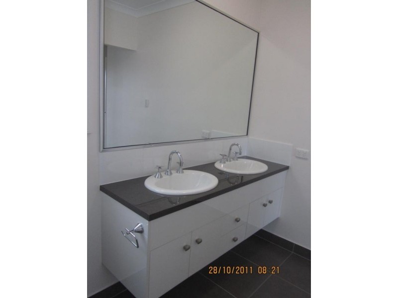 19 Bilbao Place, Bushland Beach QLD 4818