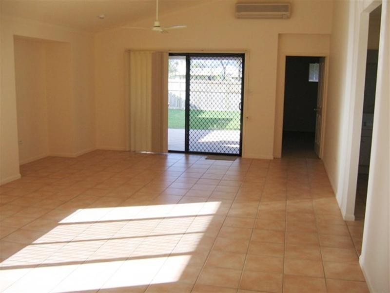 92 Estuary Parade, Douglas QLD 4814