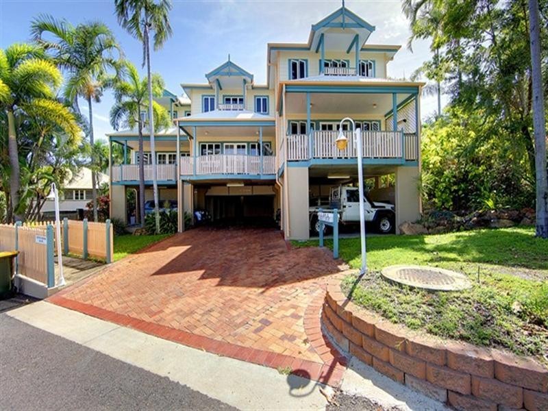 2/15 Cleveland Terrace, North Ward QLD 4810