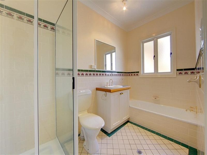 2/15 Cleveland Terrace, North Ward QLD 4810