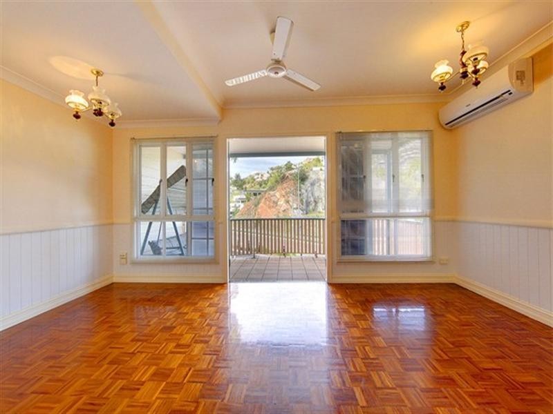 2/15 Cleveland Terrace, North Ward QLD 4810