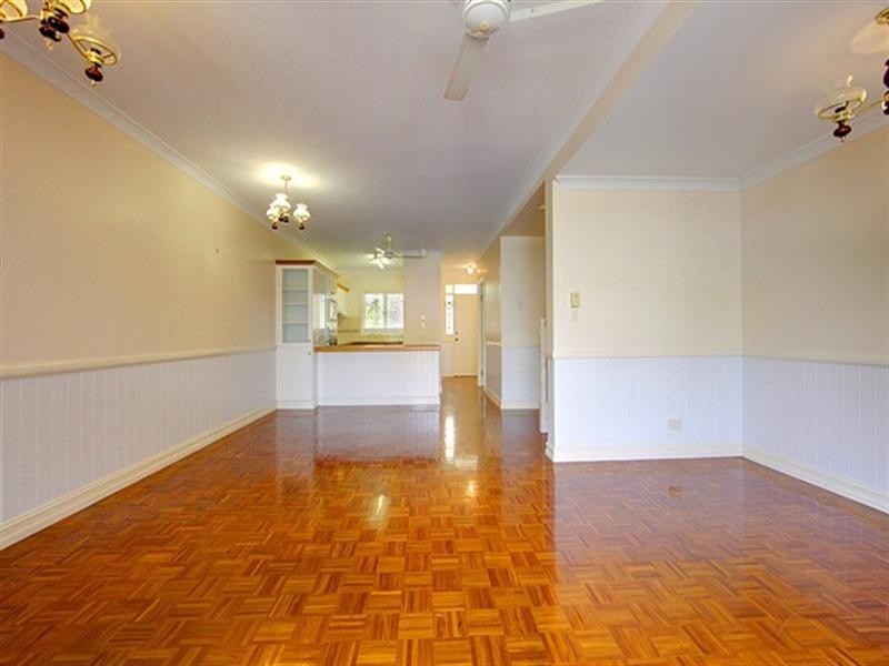 2/15 Cleveland Terrace, North Ward QLD 4810