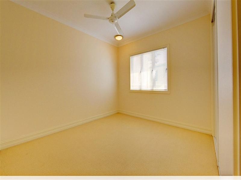 2/15 Cleveland Terrace, North Ward QLD 4810