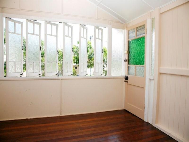 25 Gladstone Street, Pimlico QLD 4812