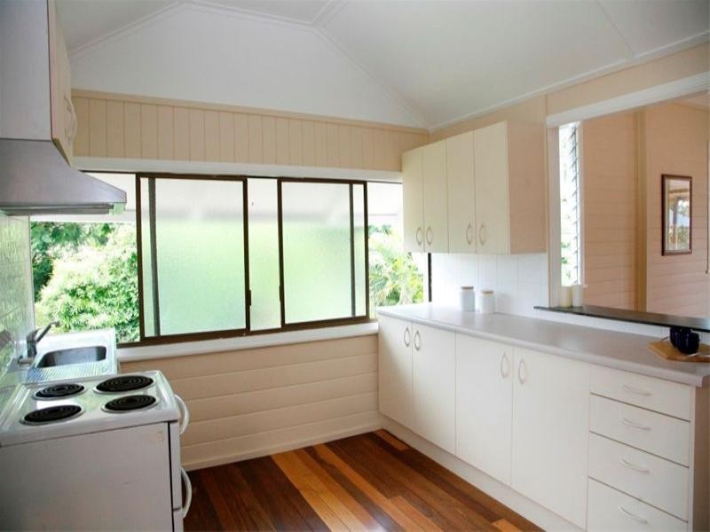 25 Gladstone Street, Pimlico QLD 4812