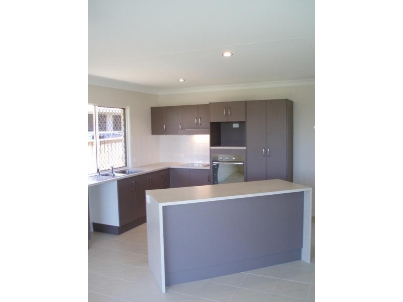 13 Donostia Crescent, Bushland Beach QLD 4818