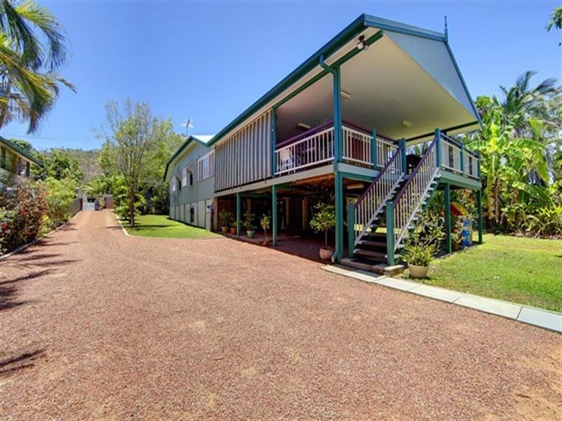 6 Garrick Street, West End QLD 4810