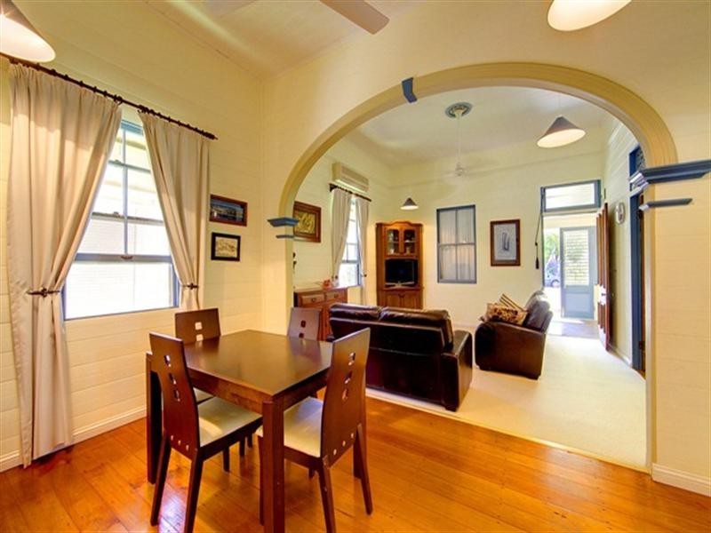 6 Garrick Street, West End QLD 4810