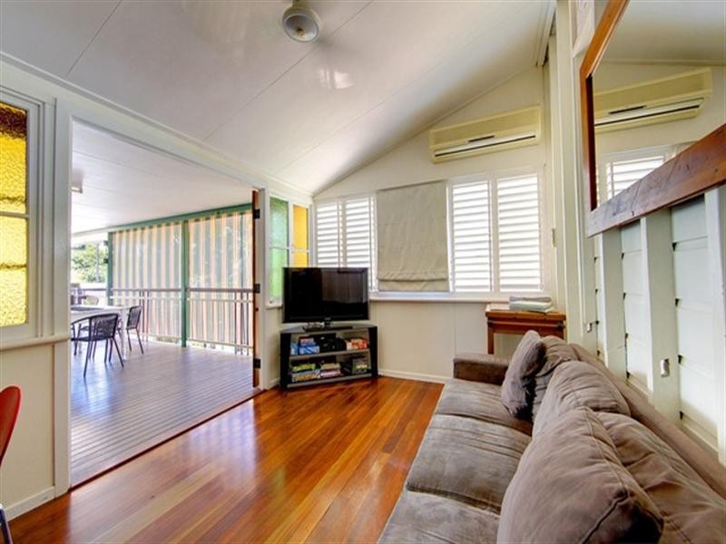 6 Garrick Street, West End QLD 4810