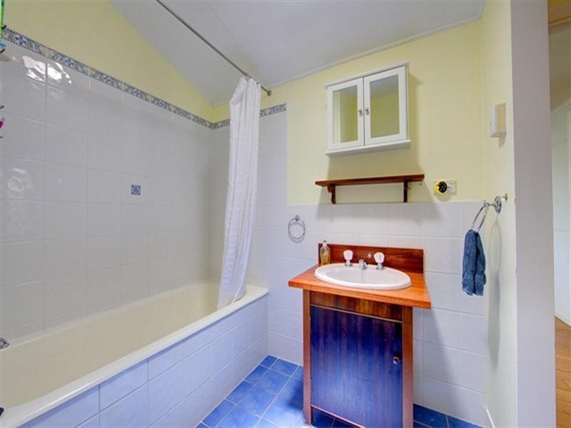 6 Garrick Street, West End QLD 4810