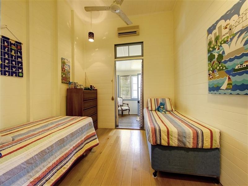 6 Garrick Street, West End QLD 4810