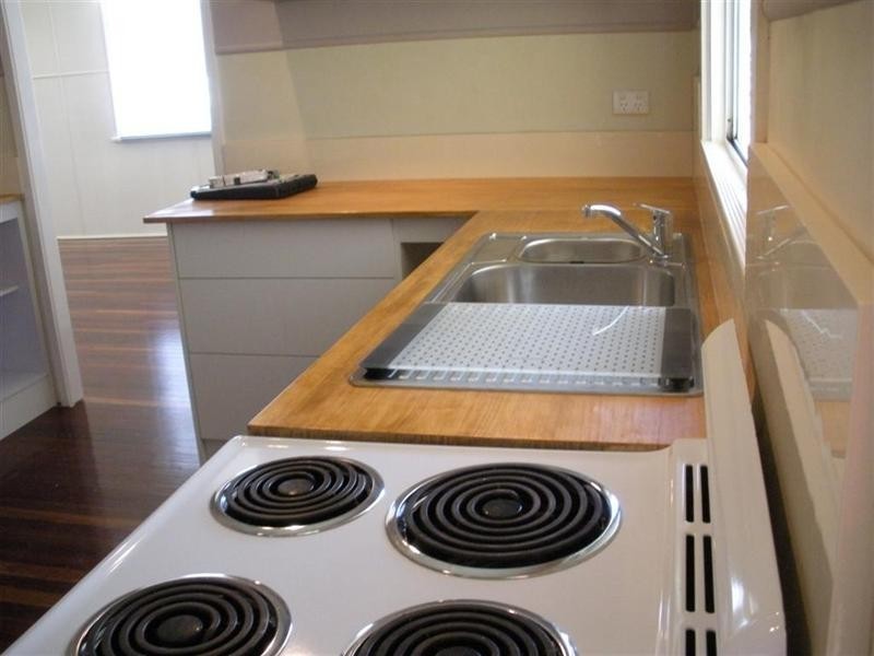 8 Haig Street, Pimlico QLD 4812