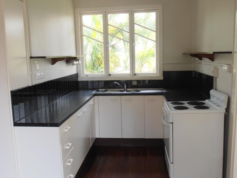 112 Twelfth Avenue, Railway Estate QLD 4810