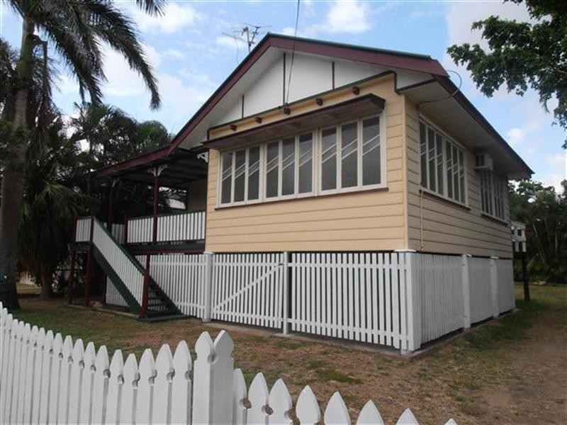 112 Twelfth Avenue, Railway Estate QLD 4810