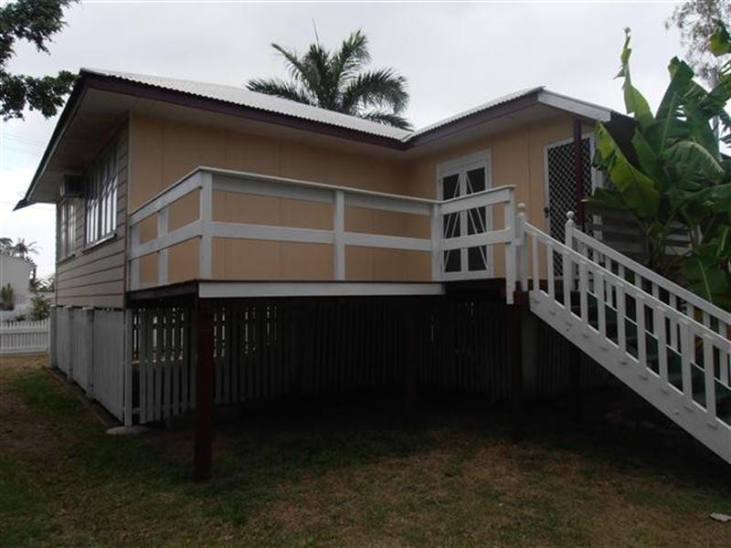 112 Twelfth Avenue, Railway Estate QLD 4810