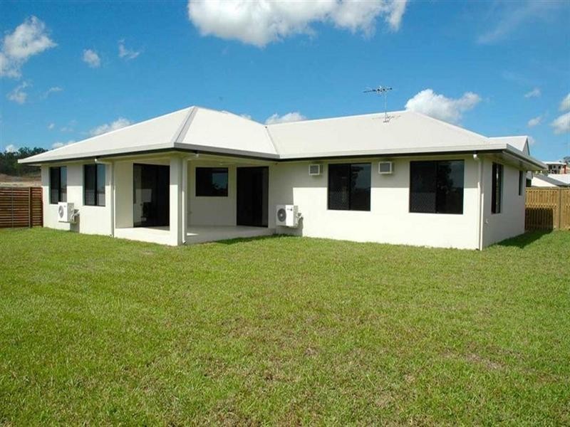 48 Hillock Crescent, Bushland Beach QLD 4818