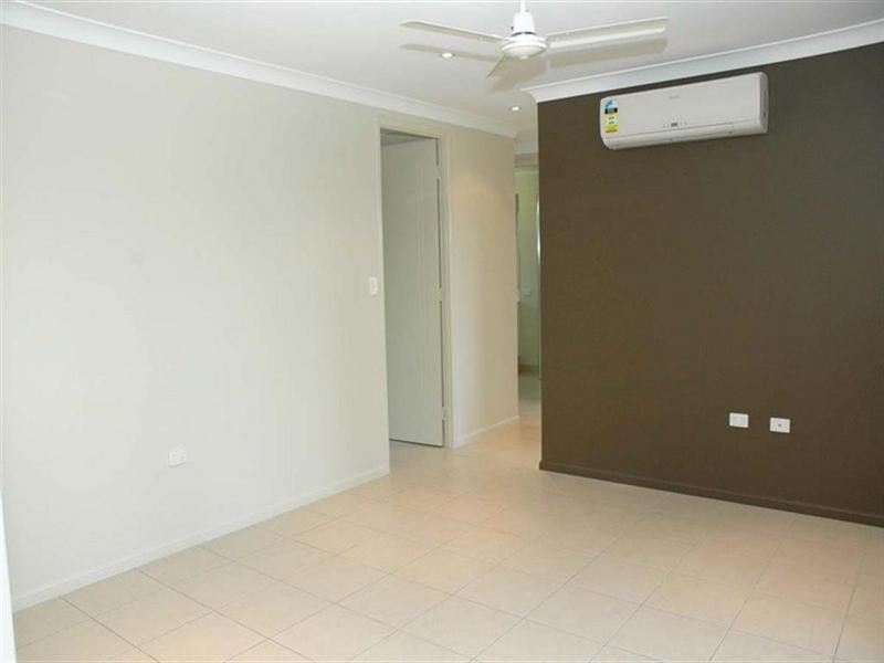 48 Hillock Crescent, Bushland Beach QLD 4818