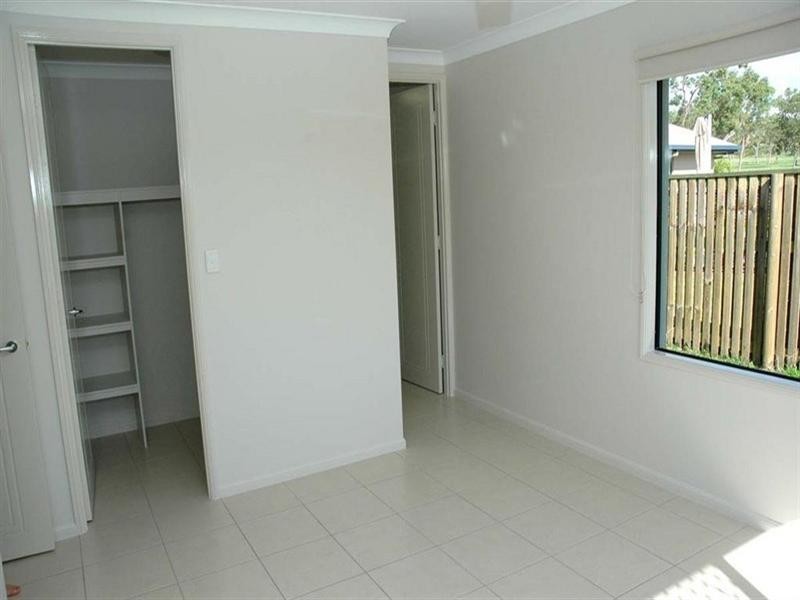 48 Hillock Crescent, Bushland Beach QLD 4818