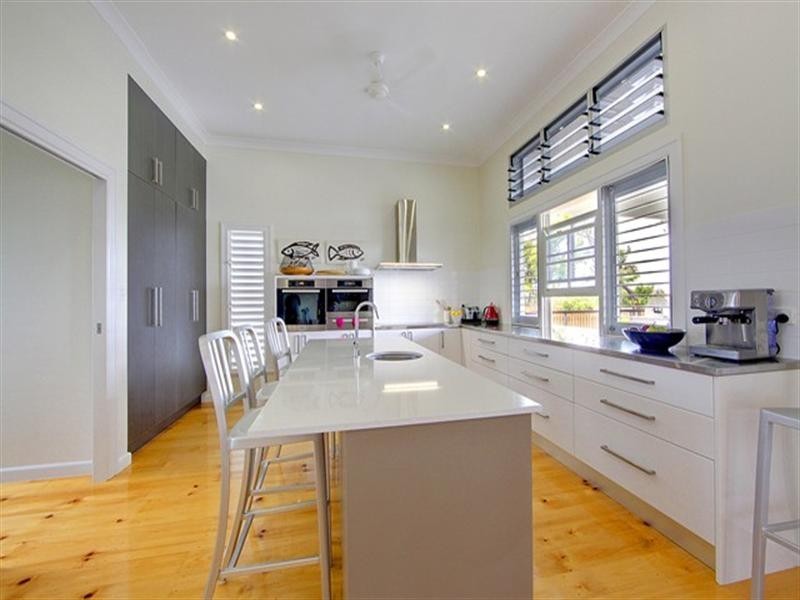 11 Whyte Street, Hermit Park QLD 4812