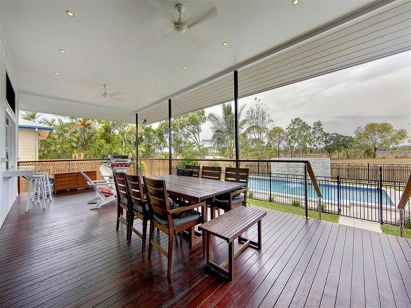 11 Whyte Street, Hermit Park QLD 4812