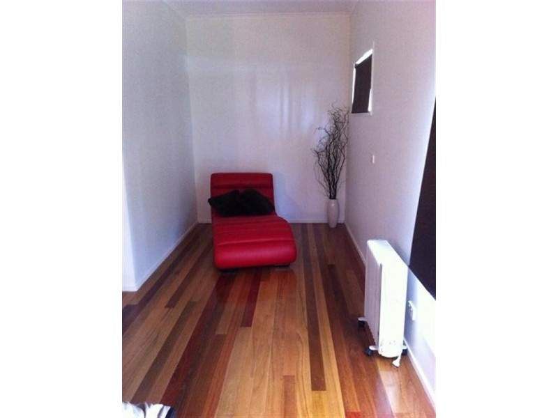 13 Townsville Street, West End QLD 4810