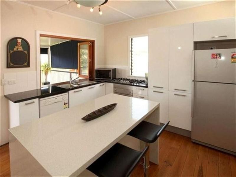 2 Spring Street, Hermit Park QLD 4812