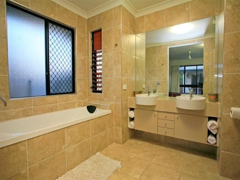 20 Fitzallan Street, Bushland Beach QLD 4818