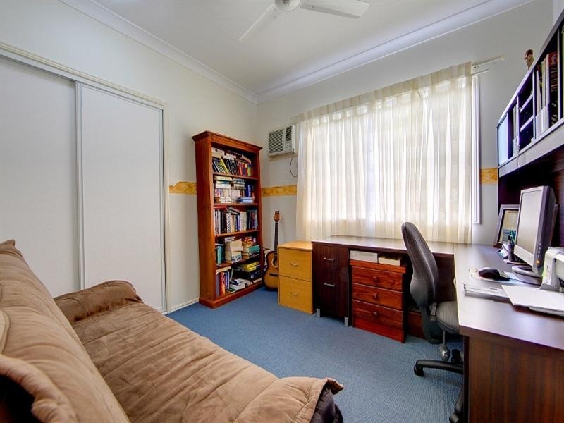 32 Monaro Circuit, Mount Louisa QLD 4814