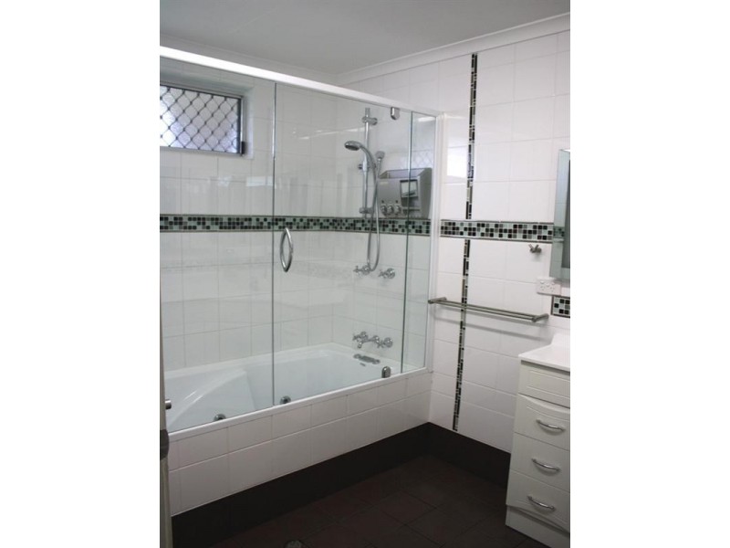 2 Sweers Court, Kirwan QLD 4817