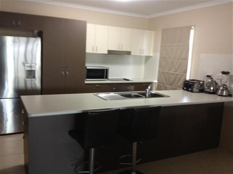 1 Kroymans Drive, Mount Louisa QLD 4814