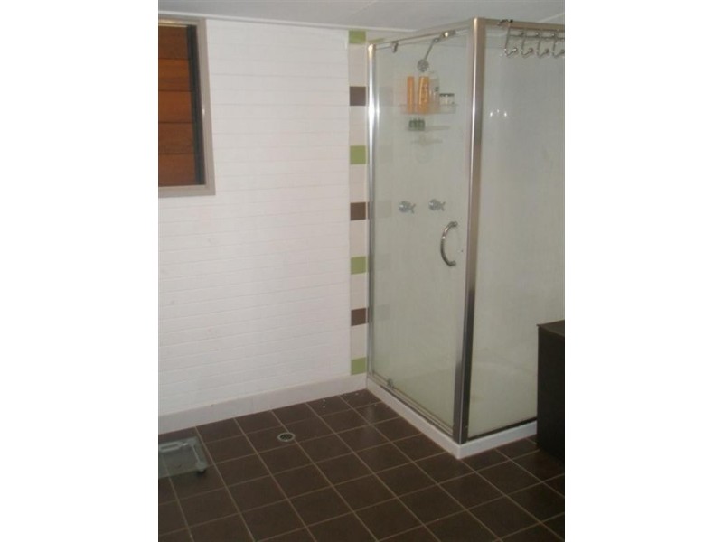 1 Ernest Street, West End QLD 4810