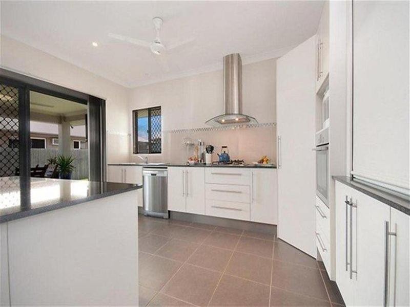 8 Newhaven Place, ‘Fairfield Waters’, Idalia QLD 4811