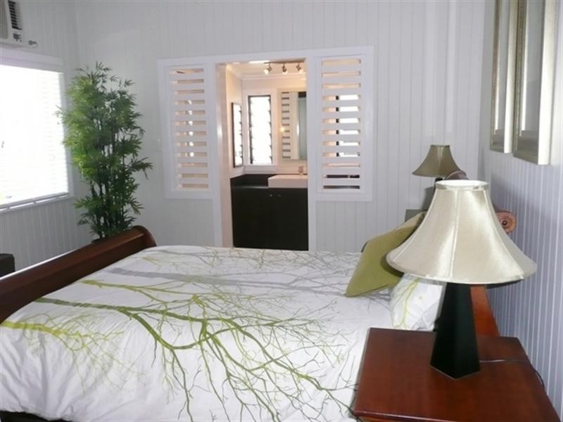 12a Carmody Street, Hermit Park QLD 4812