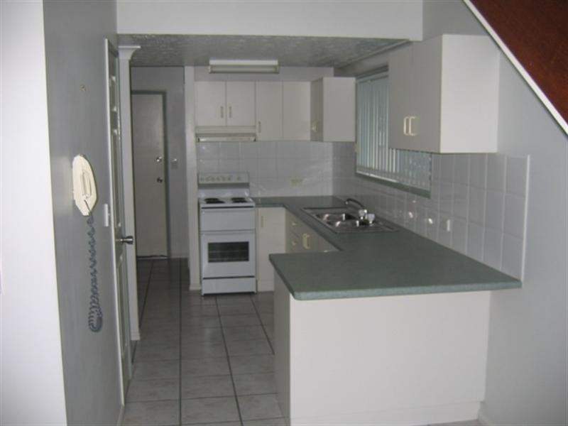 2/5 Mulligan Street, Mundingburra QLD 4812