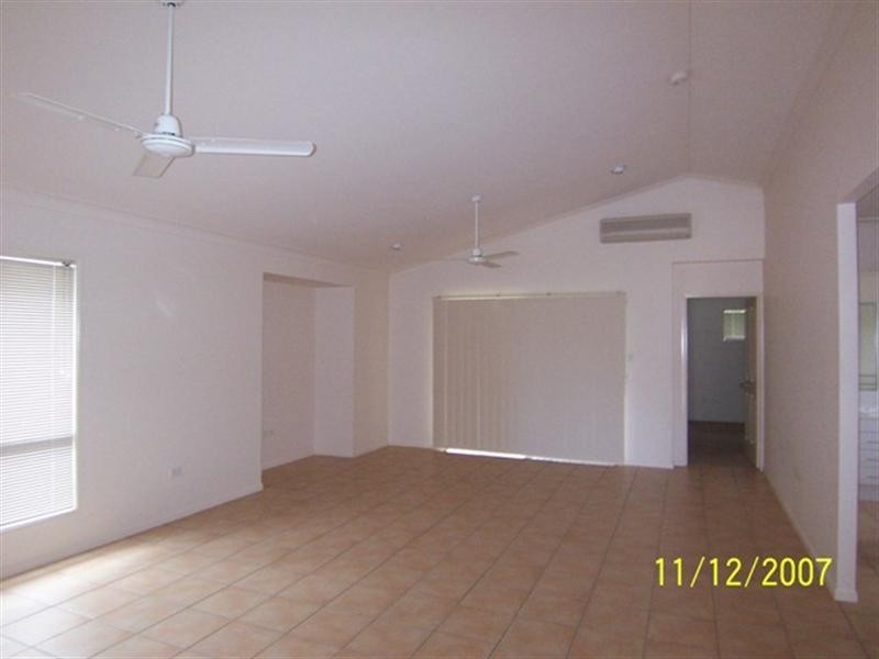 92 Estuary Parade, Douglas QLD 4814