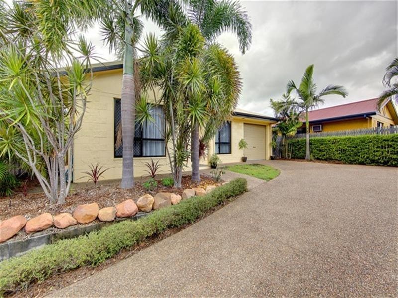 13 Saxby Crescent, Mount Louisa QLD 4814