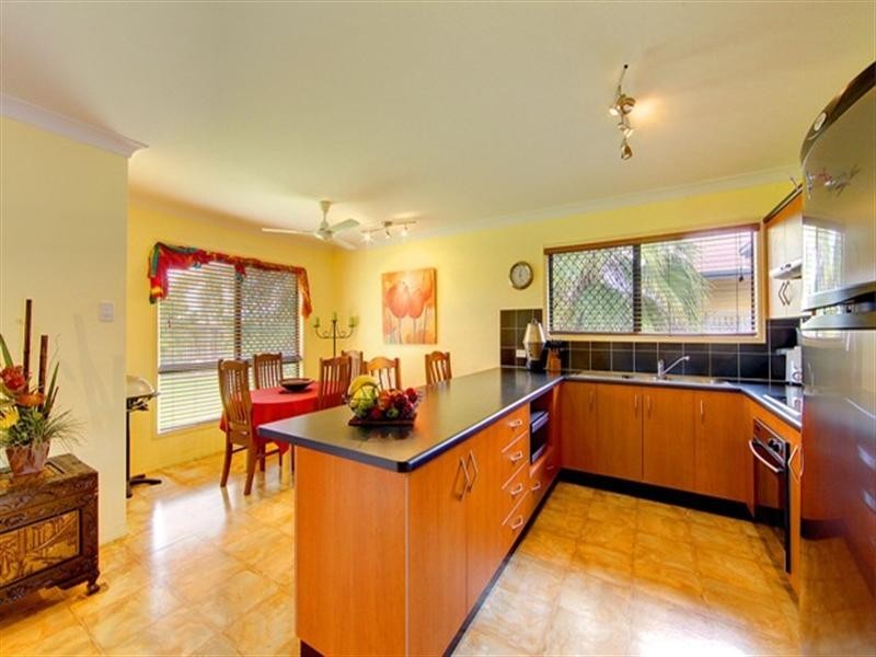 13 Saxby Crescent, Mount Louisa QLD 4814