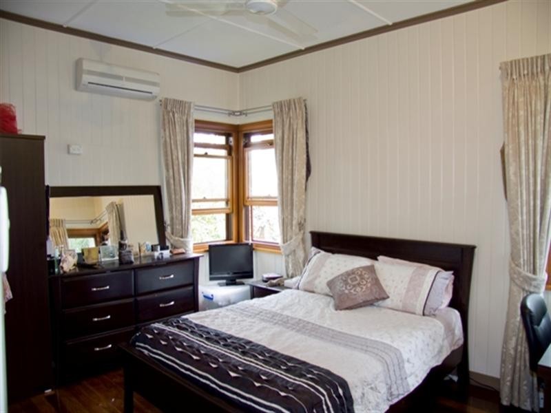 70 Norris Street, Hermit Park QLD 4812