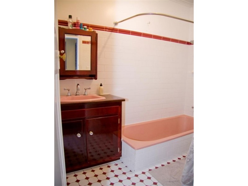 70 Norris Street, Hermit Park QLD 4812