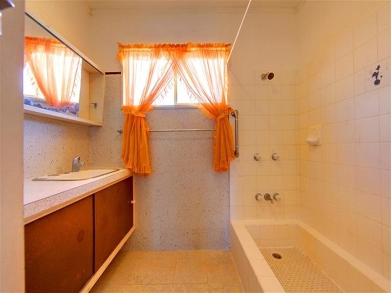 17 Mabin Street, Mundingburra QLD 4812