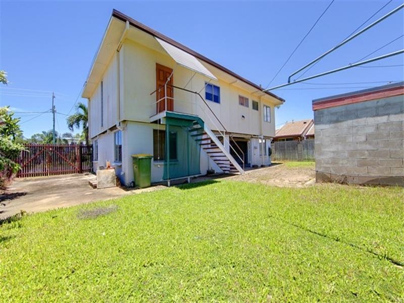 17 Mabin Street, Mundingburra QLD 4812