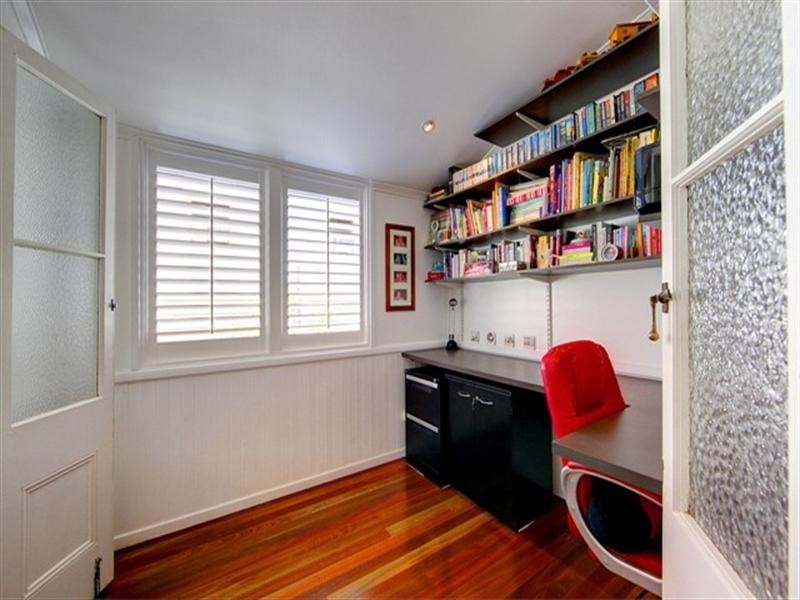 11 Garrick Street, West End QLD 4810