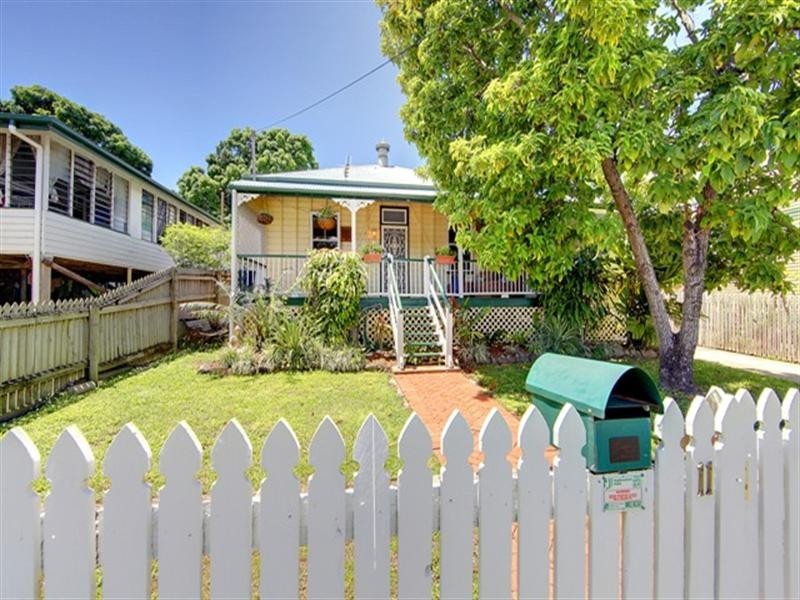 11 Garrick Street, West End QLD 4810