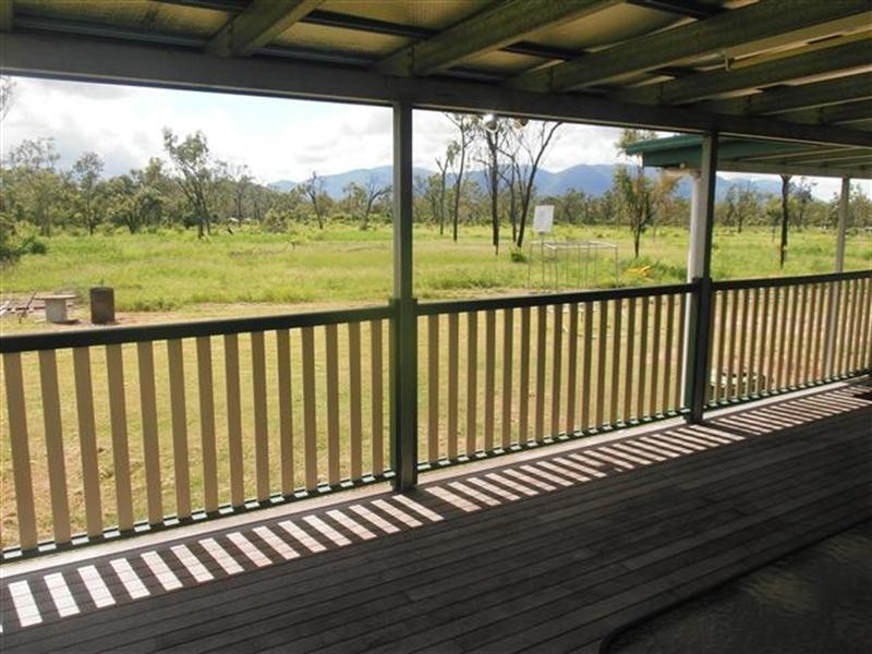 12A Brady Road, Oak Valley QLD 4811