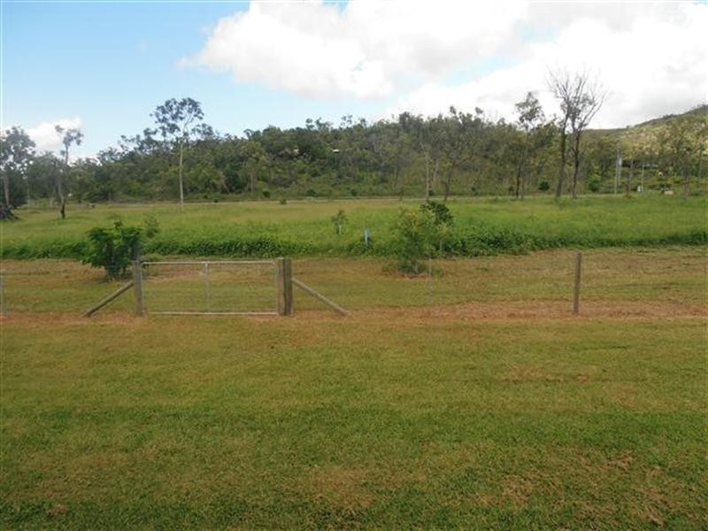 12A Brady Road, Oak Valley QLD 4811