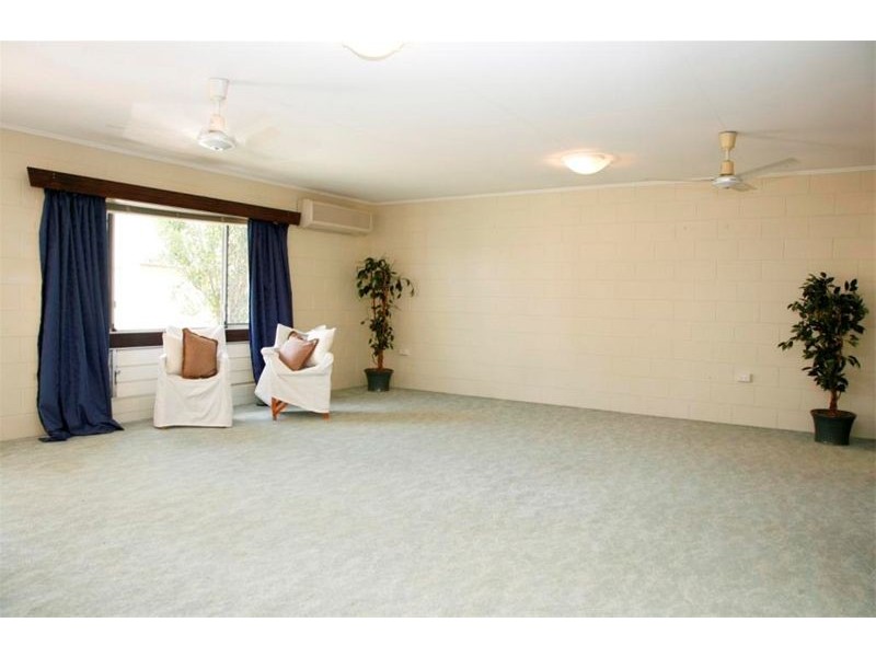 10 Badelona Street, Cranbrook QLD 4814