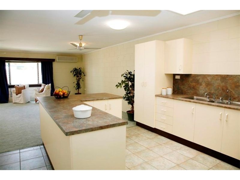 10 Badelona Street, Cranbrook QLD 4814